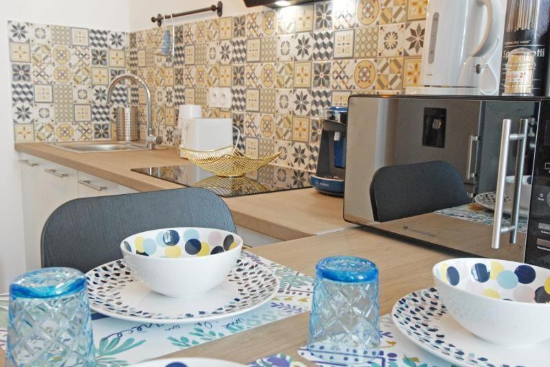 Appartement Neuf Hyper Centre _ Saint Ferreol Marseilles Buitenkant foto